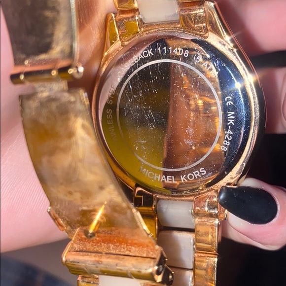 Michael Kors Watch - Picture 3 of 3